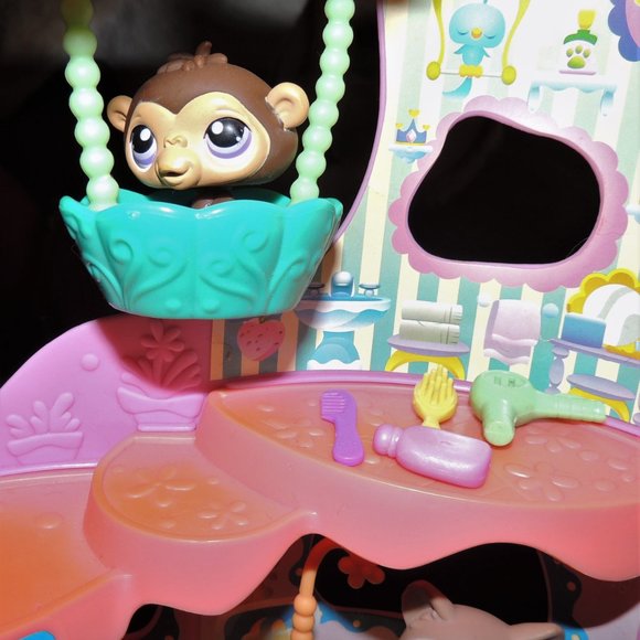 Littlest Pet Shop Round & Round Pet Town - Picture 7 of 9